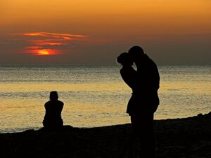 Eifersucht in Beziehungen: Wege zur Bewältigung und Stärkung des Vertrauens